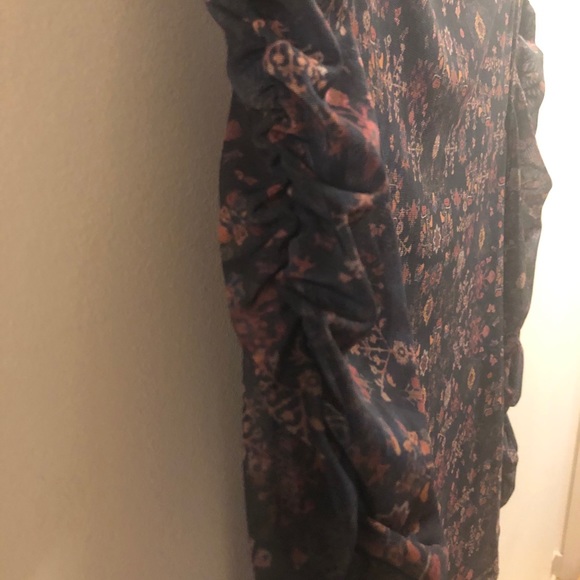 🌟5 for $25🌟 NWT Stateside Floral Sheer Blouse Top - Picture 5 of 7